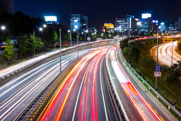 Fototapeta na wymiar Seul z autostrady w nocy