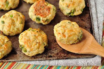 Baked potato patties with turkey, cheese and peas