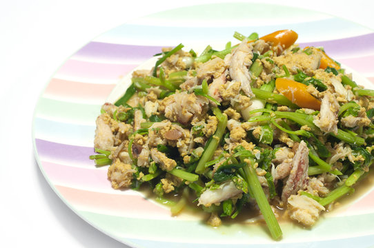 Stir-fried crab meat with curry powder and celery.