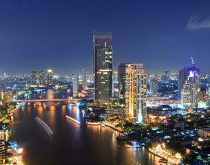 Fototapeta na wymiar Bangkok cityscape with river at night.