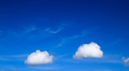 Naklejka na ściany i meble couple White clouds in the blue sky