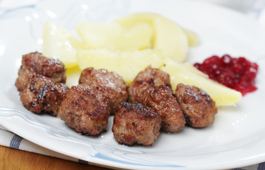Meatballs with boiled potato and jam
