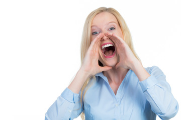 junge frau ruft ganz laut