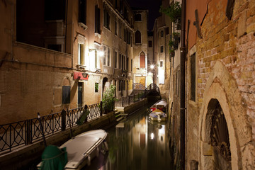 Venice at night - 59044372