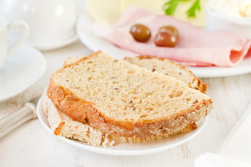 bread with ham and cheese