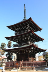 Fototapeta na wymiar Hida Kokubunji Potrójna wieża