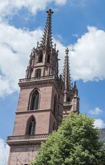 Fototapeta na wymiar Bazylea, zabytkowe Stare Miasto, katedra, wieża, Szwajcaria