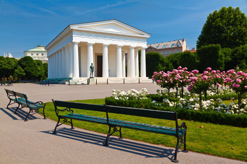 Naklejka premium Theseus temple in Volksgarten