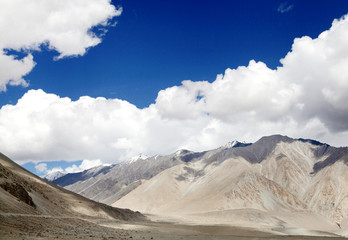 Fototapeta na wymiar Mountains and beautiful sky of Ladakh