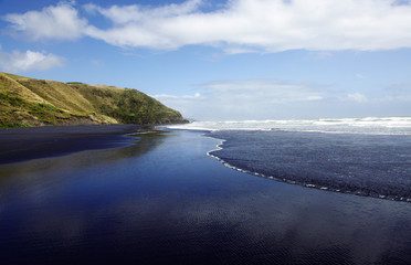 Neuseeland, schwarzer Sandstrand