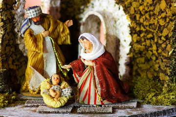 Piccolo presepe Gesù bambino Maria e Giuseppe