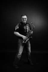 Naklejka premium Black and white portrait of saxophonist