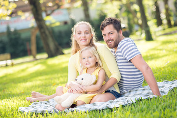 Fototapeta premium Happy young family
