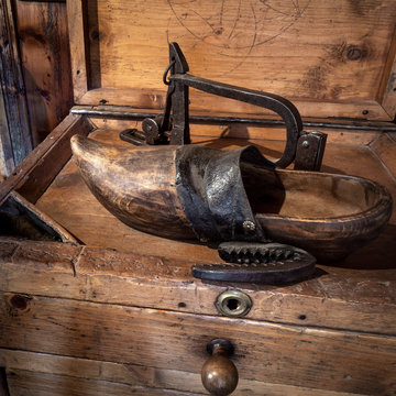 antico zoccolo in legno