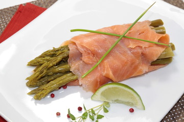 saumon fumé et asperges