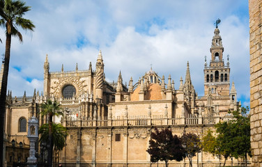 Fototapeta na wymiar Seville cathedral