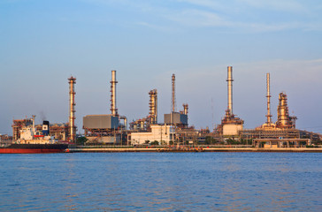 Oil refinery plant