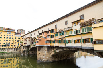 Fototapeta na wymiar Colorful Exterior of Ponte Vecchio