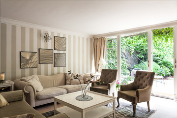 Vintage mansion - striped wall corner