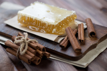 Honey and cinnamon, horizontal shot, close-up