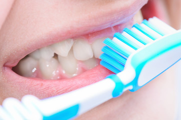 Fototapeta premium brushing teeth