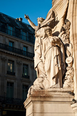 statue opéra garnier à Paris