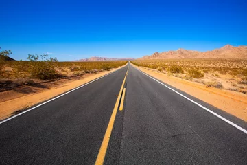 Rolgordijnen Mohave-woestijn via Route 66 in Californië, VS © lunamarina