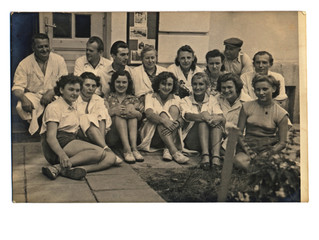 Co-Workers - Circa 1950 - group of people - 59127138