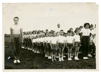 CIRCA 1950 - children in the exercise