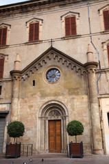 Fototapeta na wymiar église à Reggio Emilia