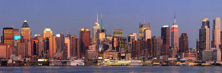 Naklejka premium New York City Manhattan sunset panorama