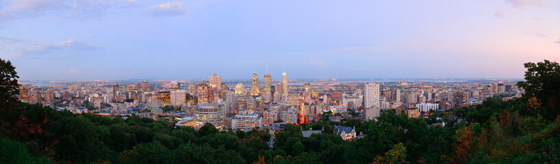Fototapeta na wymiar Montreal at dusk panorama