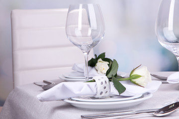 Table arrangement in restaurant