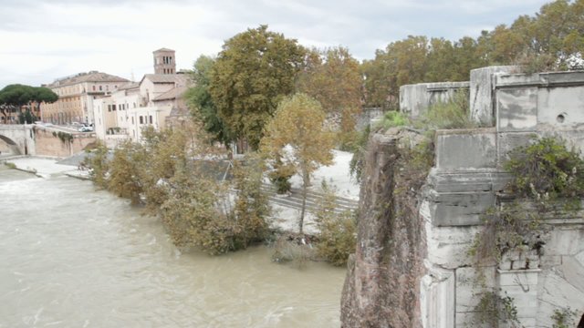 ponte rotto, ancient roman broken bridge in Rome
