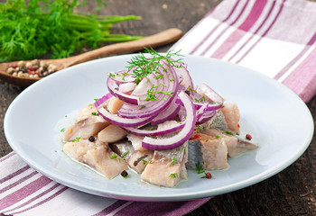 Herring salad with onion 