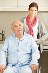 Obraz premium Extended home care for senior man