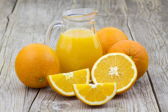 orange juice and fresh fruits