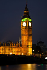 Fototapeta na wymiar Westminster Abbey with Big Ben, London