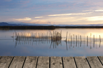 Fototapeta na wymiar reflejos en el lago