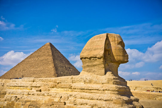 Pyramid of Khafre and Great Sphinx in Giza, Egypt