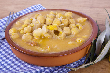 bowl of vegetables soup clay