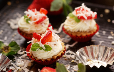 Tart with delicate cream and strawberry