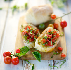 Bruschetta with fresh tomato and basil