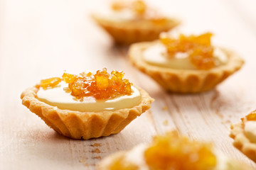 Orange tart with white chocolate