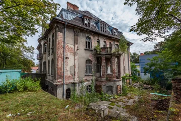 Papier Peint photo Rudnes Forgotten century-old mansion. Gdansk - Poland.