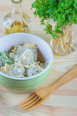 Ravioli in cheese sauce