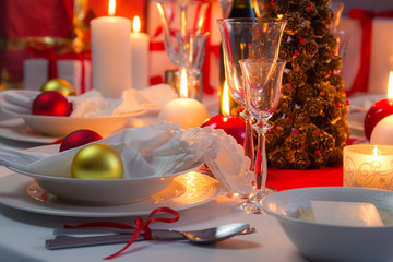 Beautifully setinng table for Christmas Eve