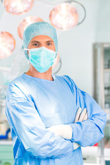 Krankenhaus - Arzt oder Chirurg im OP Saal