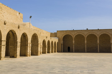 Fototapeta na wymiar Old Main Moscue Mahdia w Tunezji