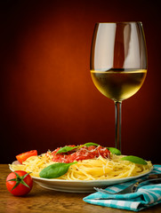 italian pasta and white wine - 59260951